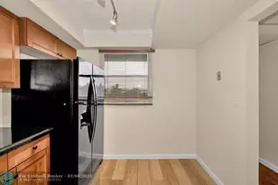 118 Royal Pk Dr, Oakland Park, FL 33309 - Photo 9