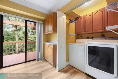 225  Wimbledon Lake Dr, Unit #225, Plantation, FL 33324 - Photo 19