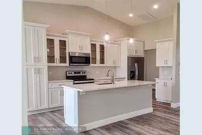 1002  Viburnum Dr, Sebring, FL 33875 - Photo 3