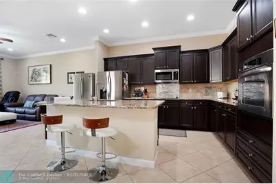 8715 NW 41st St, Cooper City, FL 33024 - Photo 7