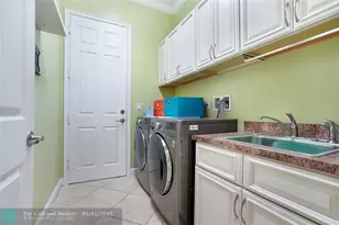 8715 NW 41st St, Cooper City, FL 33024 - Photo 27