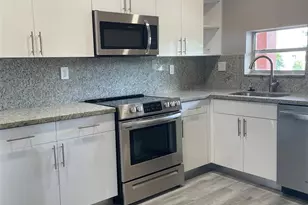 8962 S Hollybrook Blvd, Pembroke Pines, FL 33025 - Photo 7