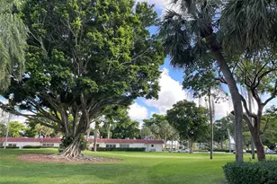 8962 S Hollybrook Blvd, Pembroke Pines, FL 33025 - Photo 23