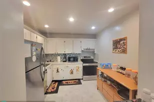 8260 SW 24th St, North Lauderdale, FL 33068 - Photo 9