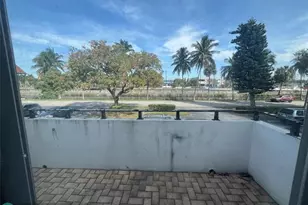 230 SW 1st St, Pompano Beach, FL 33060 - Photo 15