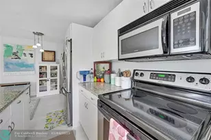 2715 NE 49th St, Fort Lauderdale, FL 33308 - Photo 9