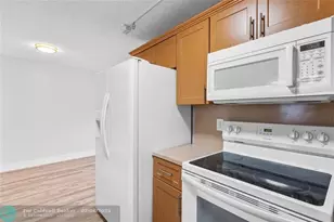 608 NE 29th Dr, Wilton Manors, FL 33334 - Photo 3