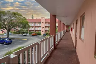 9460 Sunrise Lake Blvd Unit, Sunrise, FL 33322 - Photo 7