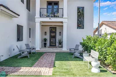 1949  Harbourview Dr, Fort Lauderdale, FL 33316 - Photo 3