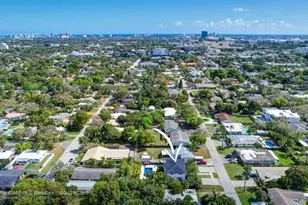 807 SW 14th Ct, Fort Lauderdale, FL 33315 - Photo 9