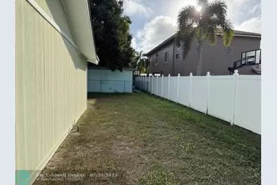 418 NE 4th St, Pompano Beach, FL 33060 - Photo 9