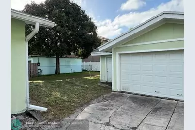 418 NE 4th St, Pompano Beach, FL 33060 - Photo 7
