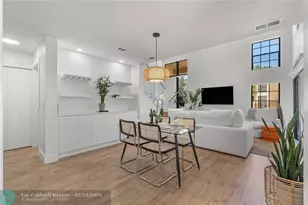 376 Prestwick Cir, Palm Beach Gardens, FL 33418 - Photo 3