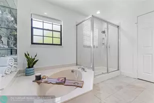 376 Prestwick Cir, Palm Beach Gardens, FL 33418 - Photo 13