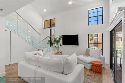 376  Prestwick Circle, Unit #3, Palm Beach Gardens, FL 33418 - Photo 11