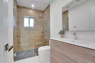 4030 Bayview Dr, Fort Lauderdale, FL 33308 - Photo 23