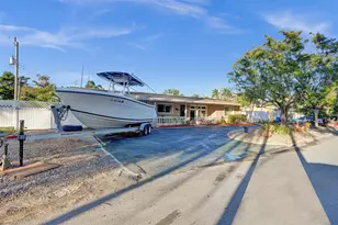 2585 SE 3rd St, Pompano Beach, FL 33062 - Photo 3