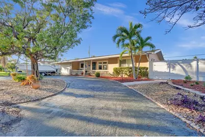 2585 SE 3rd St, Pompano Beach, FL 33062 - Photo 1
