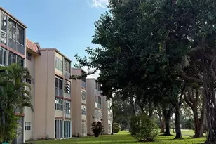 1055 Country Club Dr, Margate, FL 33063 - Photo 35