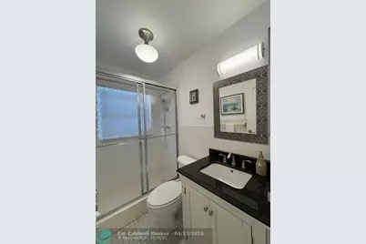 1055  Country Club Dr, Unit #404, Margate, FL 33063 - Photo 15