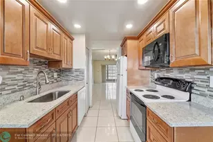 8205 NW 61st St, Tamarac, FL 33321 - Photo 7