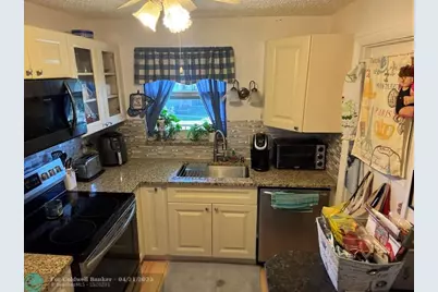802 SE 7th St, Unit #306, Deerfield Beach, FL 33441 - Photo 3