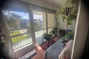 802 SE 7th St, Deerfield Beach, FL 33441 - Photo 15