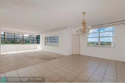 1985 S Ocean Dr, Unit #2E, Hallandale Beach, FL 33009 - Photo 5