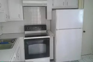 877 NE 195th St, Miami, FL 33179 - Photo 5