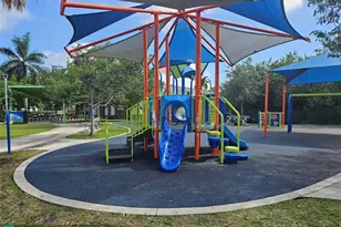 580 Egret Dr, Hallandale Beach, FL 33009 - Photo 43