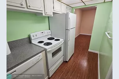 580  Egret Dr, Unit #310, Hallandale Beach, FL 33009 - Photo 15