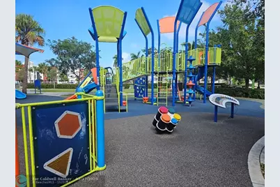 580  Egret Dr, Unit #310, Hallandale Beach, FL 33009 - Photo 45