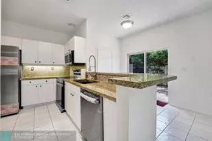 10320 SW 18th St, Miramar, FL 33025 - Photo 23