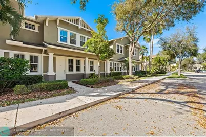 580  Pacific Grove Dr, Unit #3, West Palm Beach, FL 33401 - Photo 1