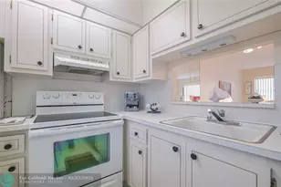 3431 NW 50th Ave, Lauderdale Lakes, FL 33319 - Photo 13