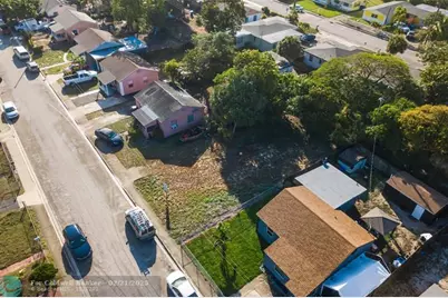 555 W 2nd St, Riviera Beach, FL 33404 - Photo 11