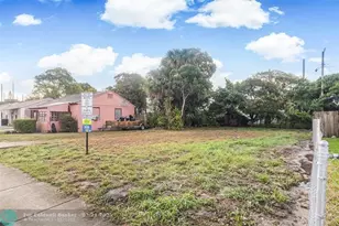 555 W 2nd St, Riviera Beach, FL 33404 - Photo 5