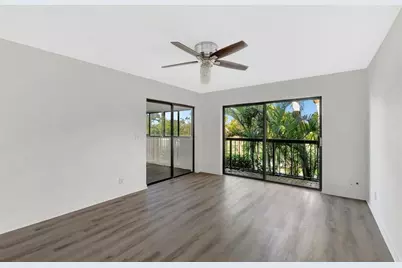 5334  Fountains Dr, Unit #221, Lake Worth, FL 33467 - Photo 11