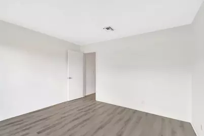 5334  Fountains Dr, Unit #221, Lake Worth, FL 33467 - Photo 13