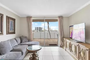 18260 N Bay Rd, Sunny Isles Beach, FL 33160 - Photo 5