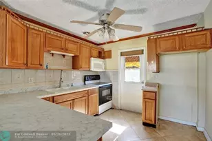 1560 NE 31st Ct, Pompano Beach, FL 33064 - Photo 7