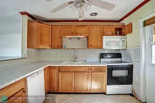 1560 NE 31st Ct, Pompano Beach, FL 33064 - Photo 9