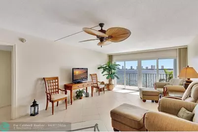 801  Lake Shore Dr, Unit #403, Lake Park, FL 33403 - Photo 5