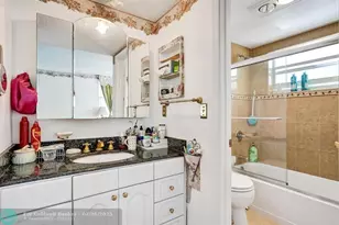 9340 Lagoon Pl, Davie, FL 33324 - Photo 15