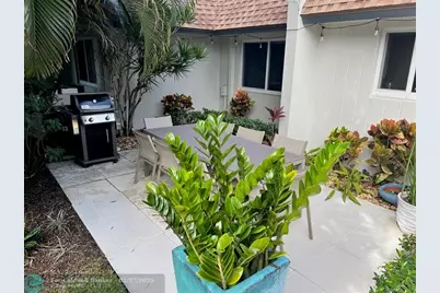 4021 N Cypress Dr, Pompano Beach, FL 33069 - Photo 7
