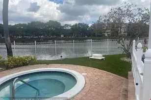 11537 NW 10th St, Pembroke Pines, FL 33026 - Photo 5