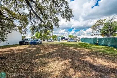 618 SW Flagler Ave, Fort Lauderdale, FL 33301 - Photo 9