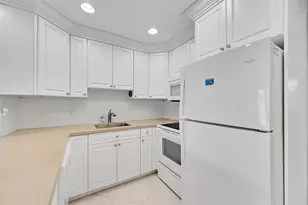 1110 N Riverside Dr, Pompano Beach, FL 33062 - Photo 25