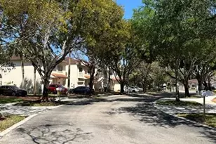 5870 SW 99th Terrace, Cooper City, FL 33328 - Photo 3