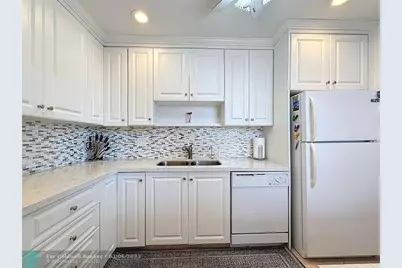 4270 NW 40th St, Unit #205, Lauderdale Lakes, FL 33319 - Photo 9